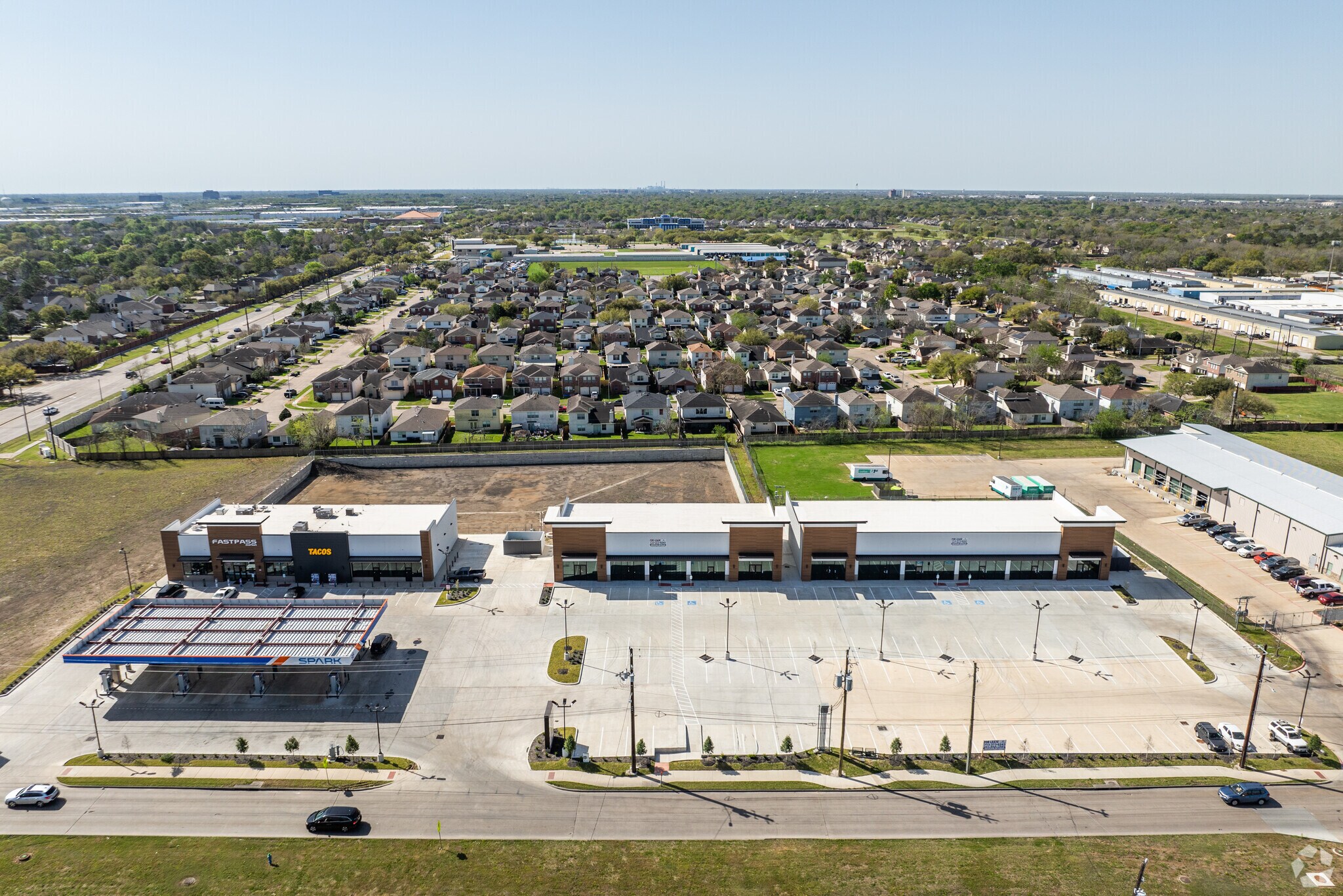 13439 W Bellfort Ave, Sugar Land, TX à louer Aérien– Image 1 sur 8