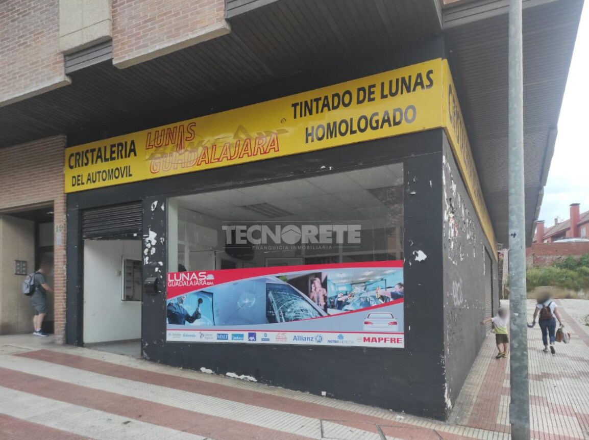 Local commercial dans Guadalajara, Guadalajara à louer Photo de l’immeuble– Image 1 sur 18