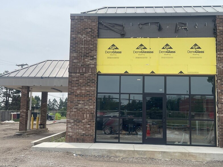 66998 Van Dyke Rd, Washington, MI à louer - Photo de l’immeuble – Image 2 sur 6
