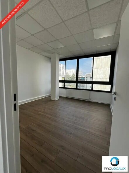 Bureau dans Sarcelles à louer - Photo intérieure – Image 3 sur 29