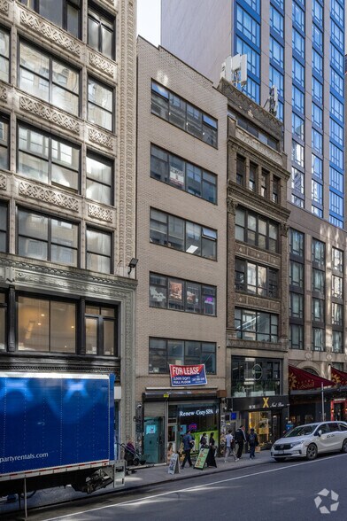 34 W 36th St, New York, NY à louer - Photo de l’immeuble – Image 2 sur 4