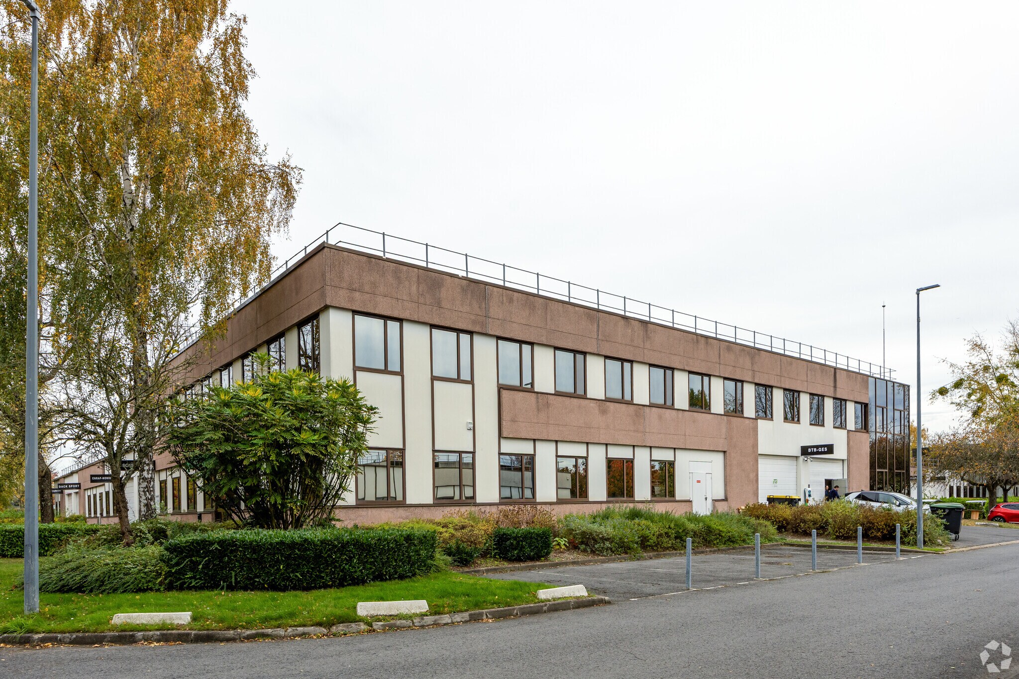13 Rue De La Perdrix Les Sitelles, Tremblay-en-France à louer Photo principale– Image 1 sur 4