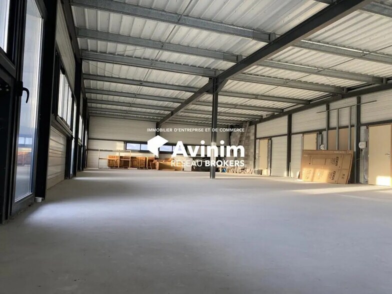 Local d’activités dans Fréjus à louer - Photo intérieure – Image 2 sur 6