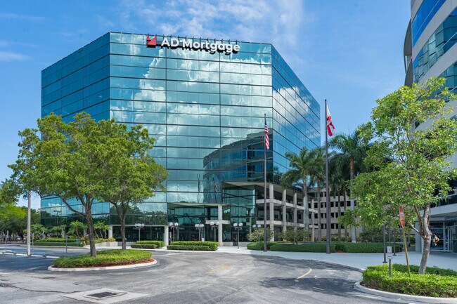 Plus de détails pour 899 W Cypress Creek Rd, Fort Lauderdale, FL - Bureau à louer