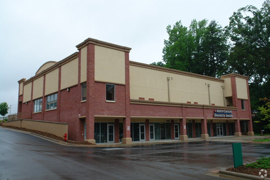 920 Cox Rd, Gastonia, NC à louer - Photo de l’immeuble – Image 3 sur 3