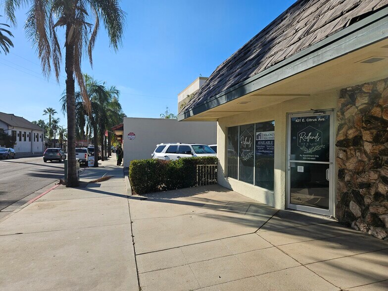 421-427 E Citrus Ave, Redlands, CA à louer - Photo de l’immeuble – Image 2 sur 7