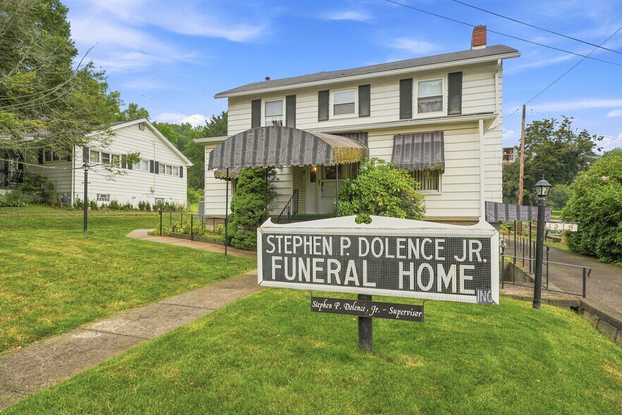 1519 Renton Rd, Pittsburgh, PA à vendre - Photo principale – Image 1 sur 37
