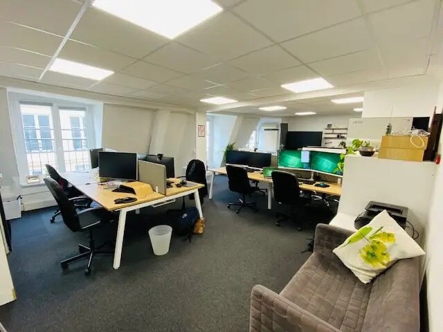 Bureau dans Paris à louer - Photo de l’immeuble – Image 1 sur 4