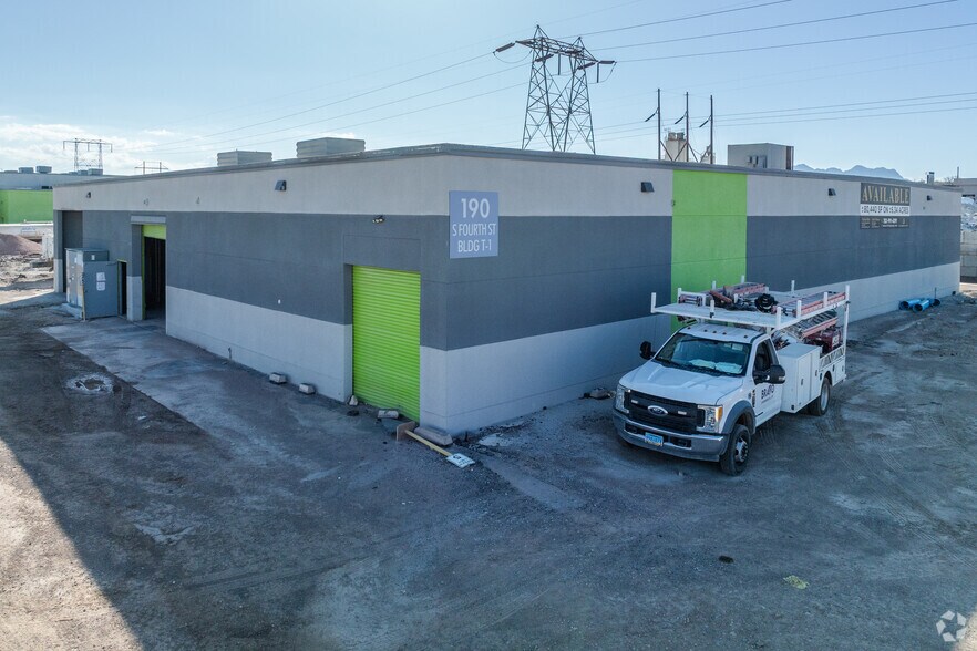 190 S Fourth St, Henderson, NV à vendre - Photo de l’immeuble – Image 3 sur 32