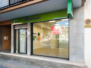 Local commercial dans Martorell, Barcelona à louer Photo de l’immeuble– Image 2 sur 6
