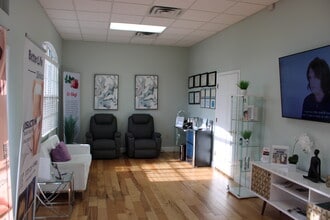 2831 Alternate 19, Palm Harbor, FL à louer Photo intérieure– Image 2 sur 25