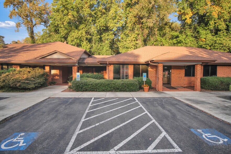 510 W King St, Kings Mountain, NC à louer - Photo de l’immeuble – Image 1 sur 24