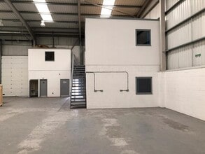 Tom Dando Clos, Normanton à louer Photo intérieure– Image 1 sur 3