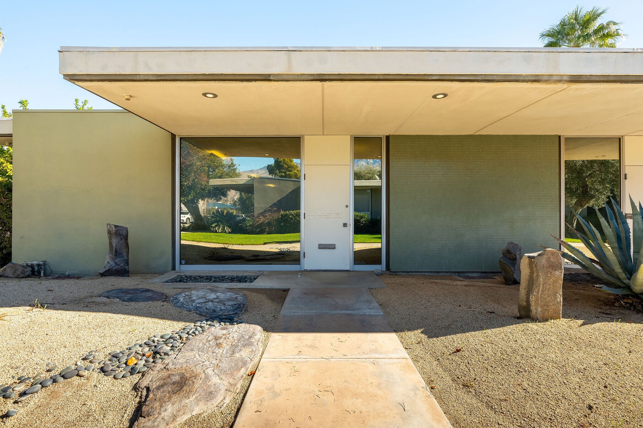 189-193 S Civic Dr, Palm Springs, CA à vendre Photo de l’immeuble– Image 1 sur 16