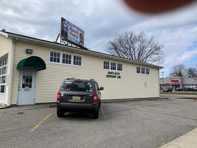 320 N Michigan Ave, Saginaw, MI à vendre - Photo de l’immeuble – Image 2 sur 3