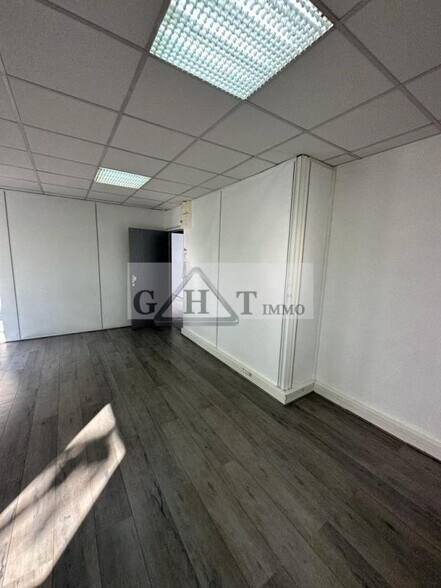 Bureau dans Bonneuil-sur-Marne à louer - Photo intérieure – Image 2 sur 9