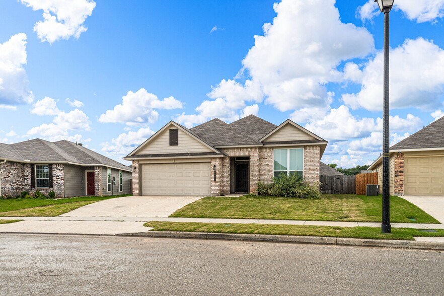 4020 Centerfire, Waco, TX à vendre - Photo de l’immeuble – Image 2 sur 41