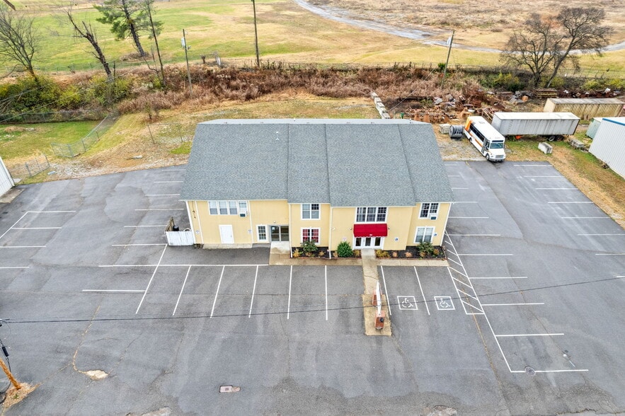 701 Red River St, Clarksville, TN à vendre - Photo de l’immeuble – Image 3 sur 22