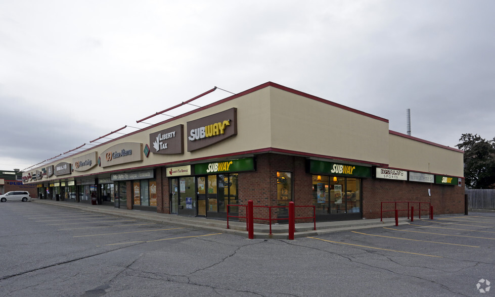 2090 Robertson Rd, Ottawa, ON à louer - Photo de l’immeuble – Image 1 sur 8