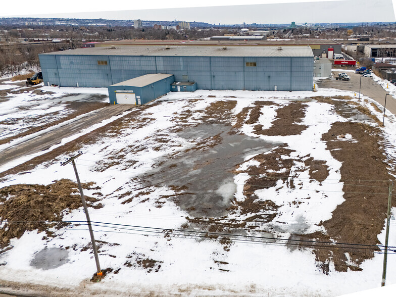 475 Kenora Av, Hamilton, ON à louer - Photo principale – Image 1 sur 2