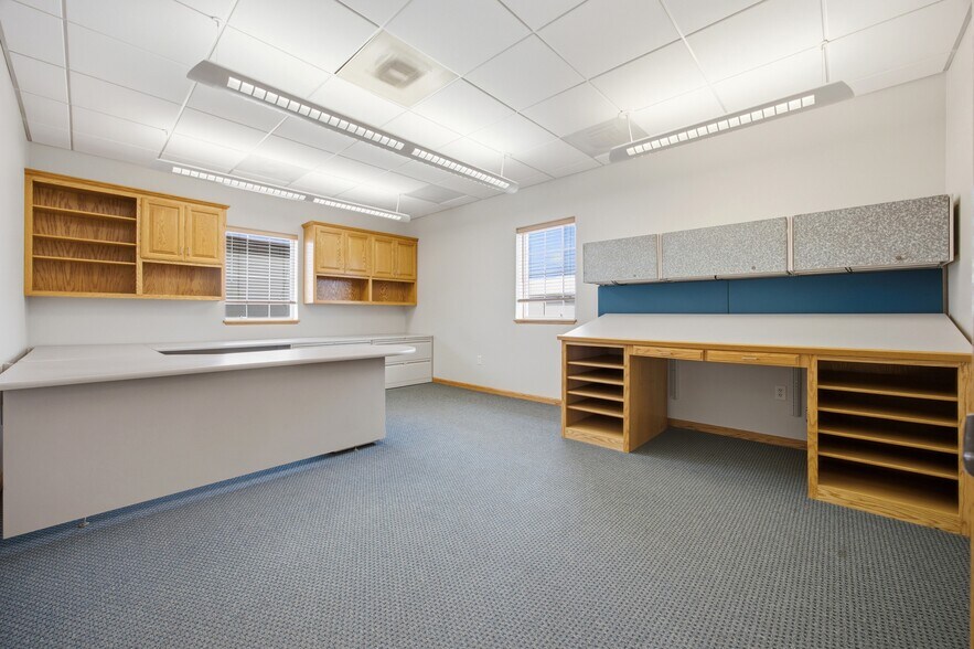 Shop/Office Portfolio for Sale portefeuille de 5 biens à vendre sur LoopNet.fr - Photo de l’immeuble – Image 3 sur 24