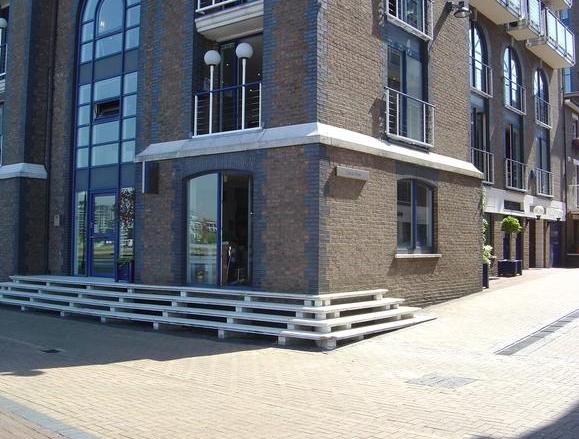 Clove Hitch Quay, Londres à louer - Photo de l’immeuble – Image 2 sur 6