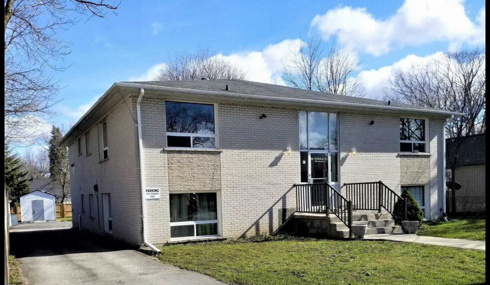 89 Donald St, Barrie, ON à vendre - Photo de l’immeuble – Image 1 sur 27