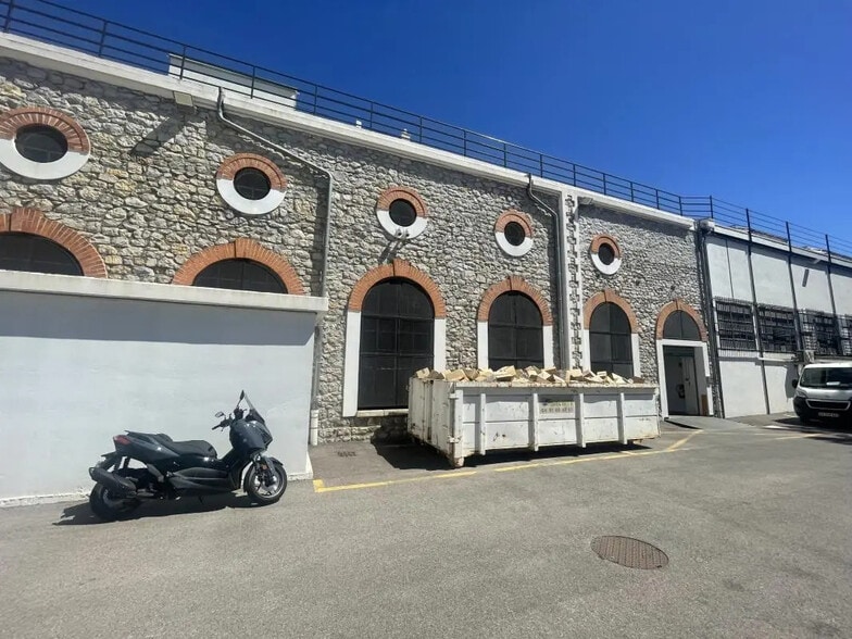 Bureau dans Marseille à louer - Photo de l’immeuble – Image 2 sur 13
