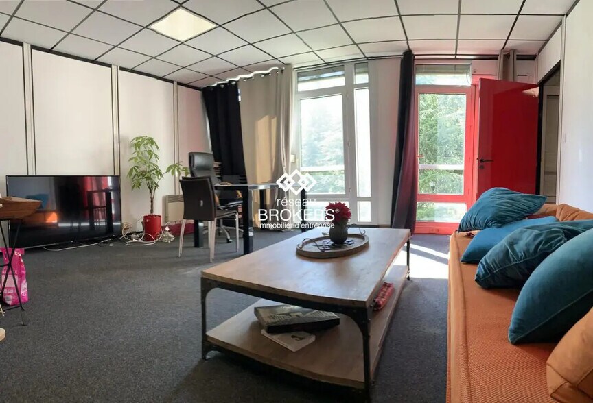 Bureau dans Saint-Martin-le-Vinoux à vendre - Photo intérieure – Image 3 sur 15