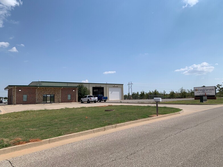 2200 Industrial Blvd, Weatherford, OK à louer - Photo de l’immeuble – Image 2 sur 4
