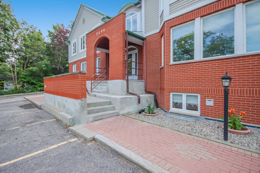 5494 Manotick Main St, Ottawa, ON à vendre - Photo de l’immeuble – Image 2 sur 7