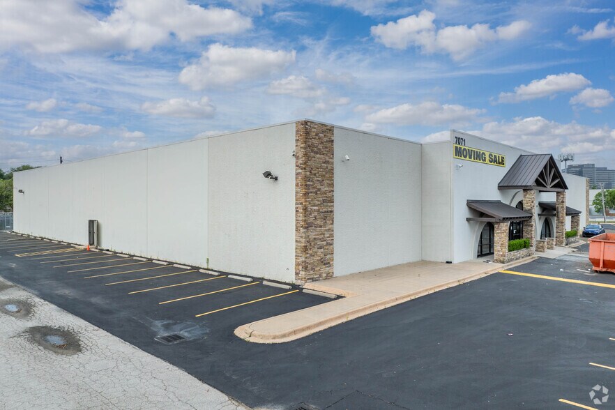 7071 Southwest Fwy, Houston, TX à vendre - Photo principale – Image 1 sur 20