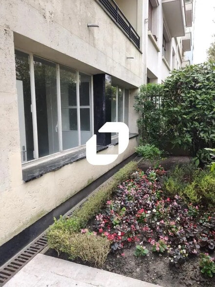 Bureau dans Paris à vendre - Photo de l’immeuble – Image 2 sur 3