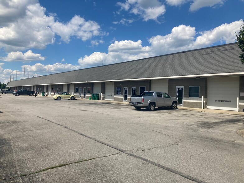 1203-1231 Indy Way, Indianapolis, IN à louer - Photo de l’immeuble – Image 2 sur 7