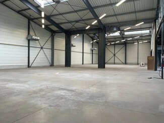 Plus de détails pour Bureau, Local d'activités à louer