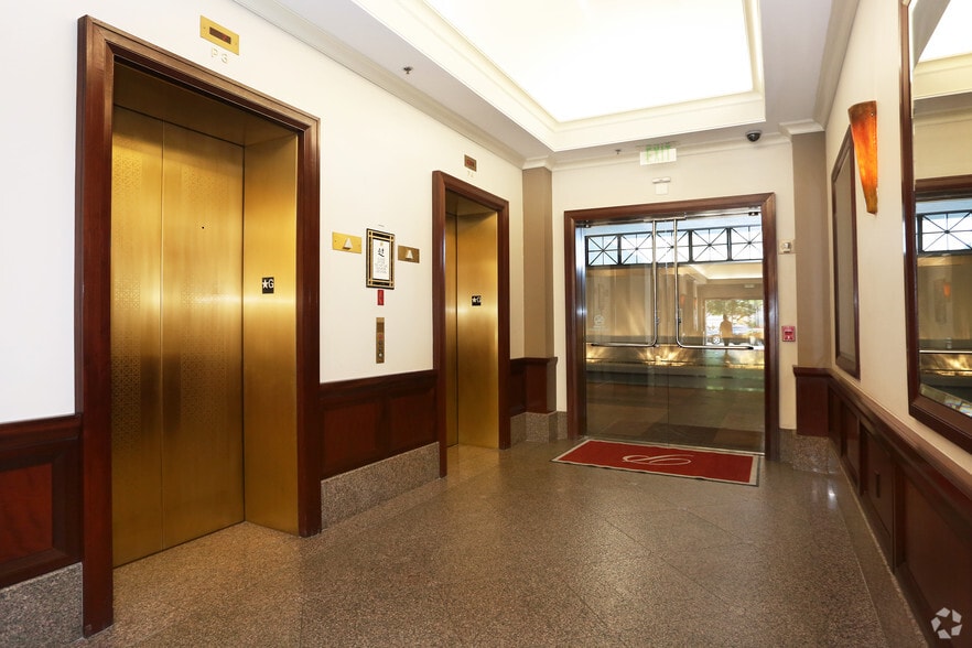 50 Central Ave, Sarasota, FL à louer - Hall d’entrée – Image 2 sur 33