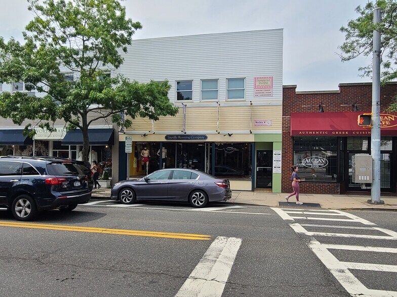 49 Main St, Sayville, NY à louer - Photo de l’immeuble – Image 3 sur 4