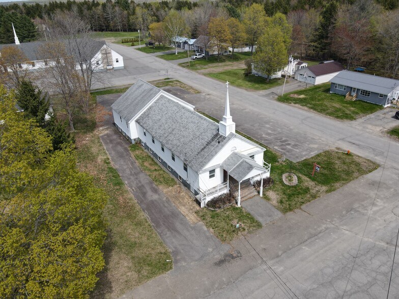 1 Palm St, East Millinocket, ME à vendre - Photo de l’immeuble – Image 2 sur 16