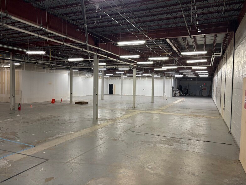 6301 E Highway 290, Austin, TX à louer - Photo intérieure – Image 3 sur 7
