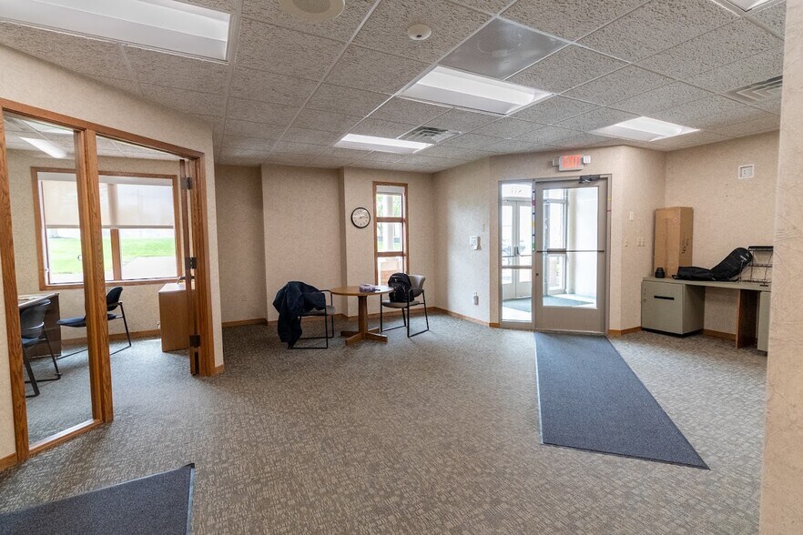 833 E 16th St, Holland, MI à louer - Hall d’entrée – Image 3 sur 27