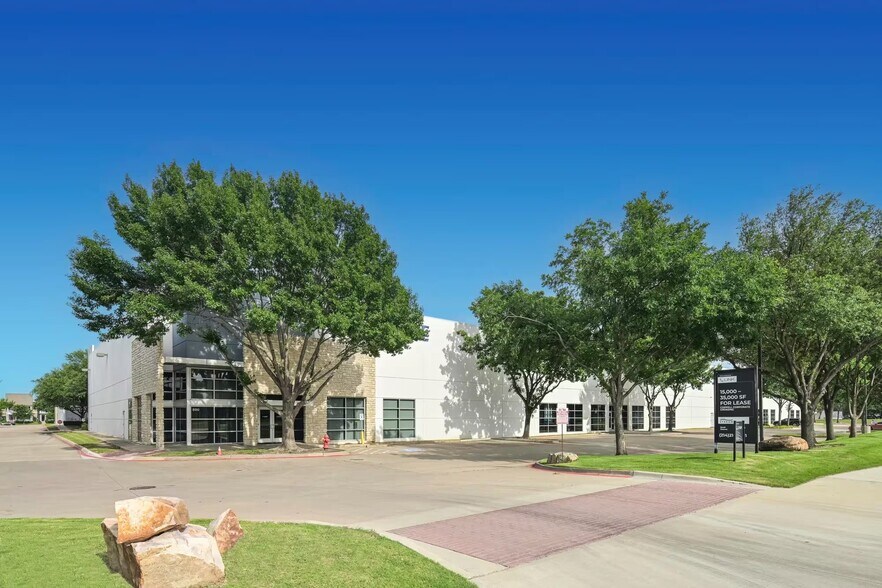 800 Freeport Pky, Coppell, TX à louer - Photo de l’immeuble – Image 2 sur 4