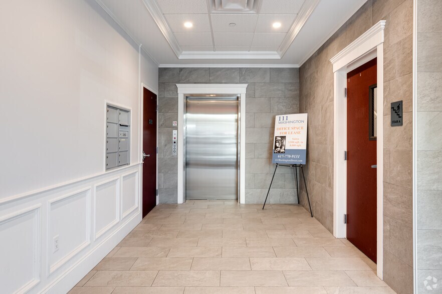 111 Washington St, Quincy, MA à louer - Hall d’entrée – Image 2 sur 8