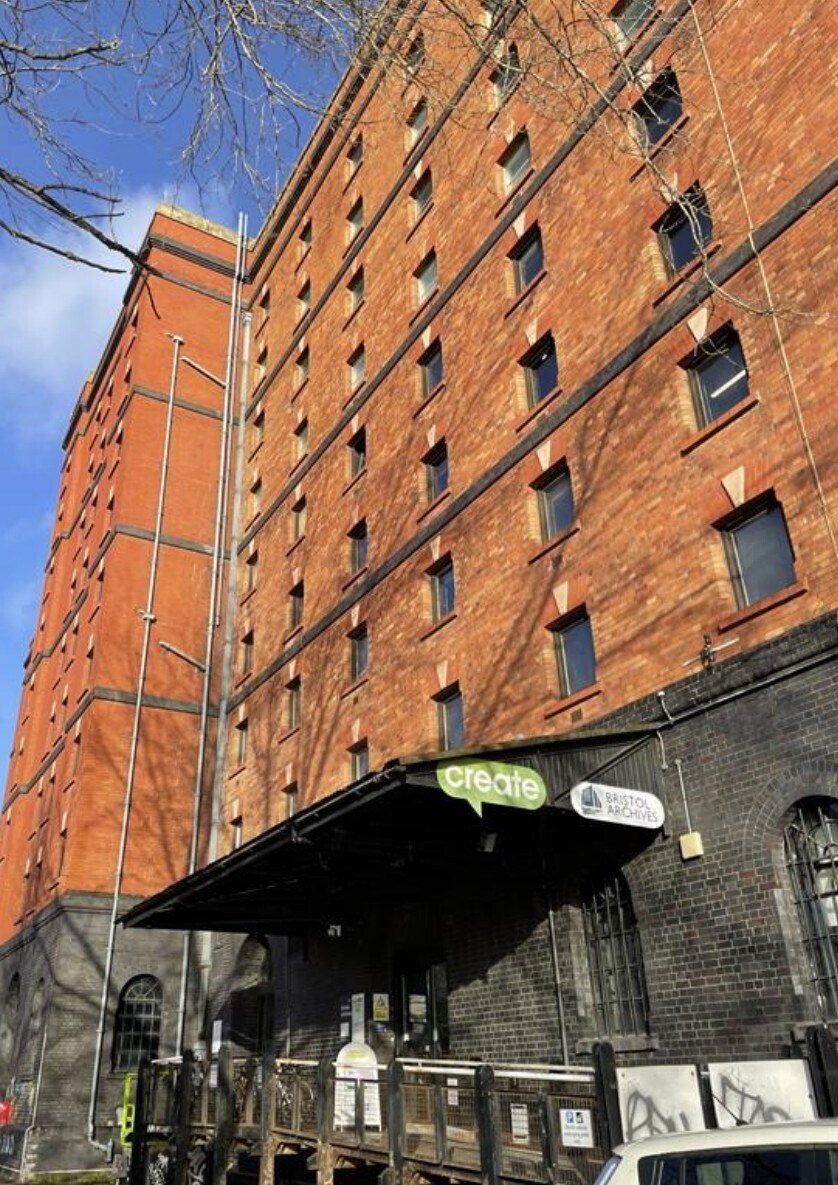 Smeaton Rd, Bristol à louer Photo principale– Image 1 sur 4