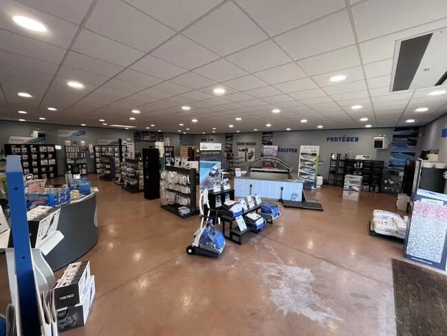 Plus de détails pour Local commercial à vendre