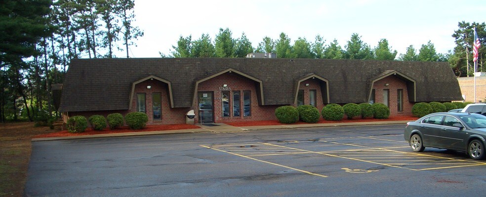 4949 Kirschling Ct, Stevens Point, WI à louer - Photo principale – Image 1 sur 7