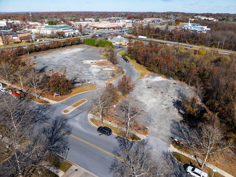 7635 Lindbergh Dr, Gaithersburg, MD à louer - Photo de l’immeuble – Image 2 sur 10