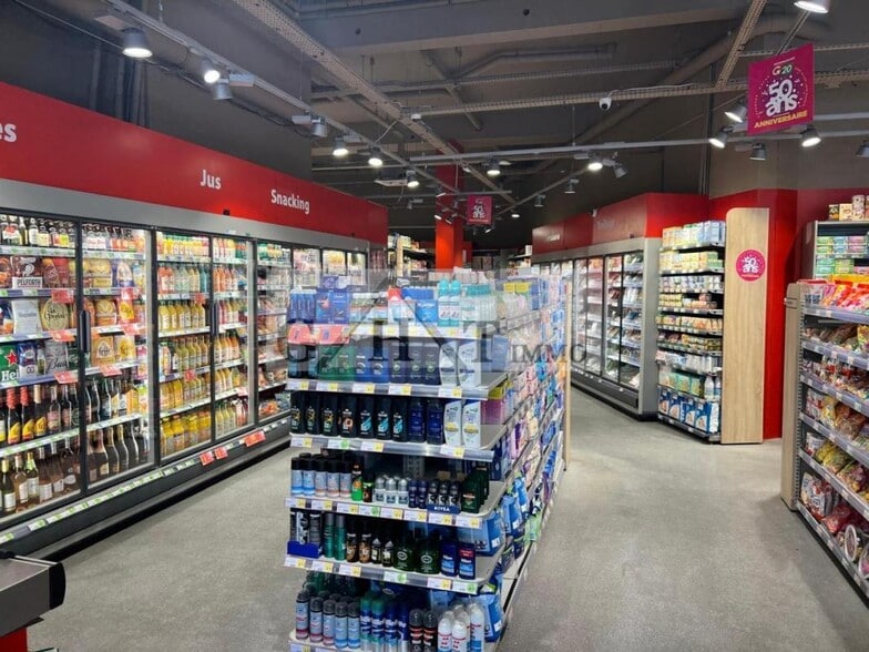 Local commercial dans Paris à louer - Photo de l’immeuble – Image 2 sur 10
