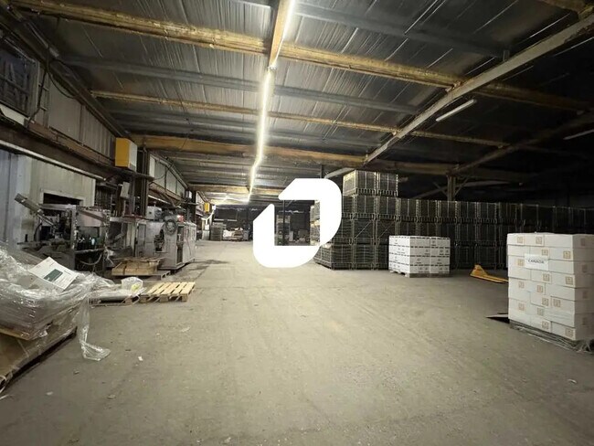 Plus de détails pour Bureau, Industriel/Logistique à louer