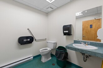 351-391 Hudson St NW, Salmon Arm, BC à vendre Photo intérieure– Image 2 sur 8