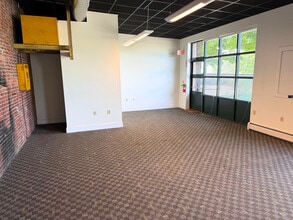 19 Arbor St, Portland, ME à louer Photo intérieure– Image 2 sur 4
